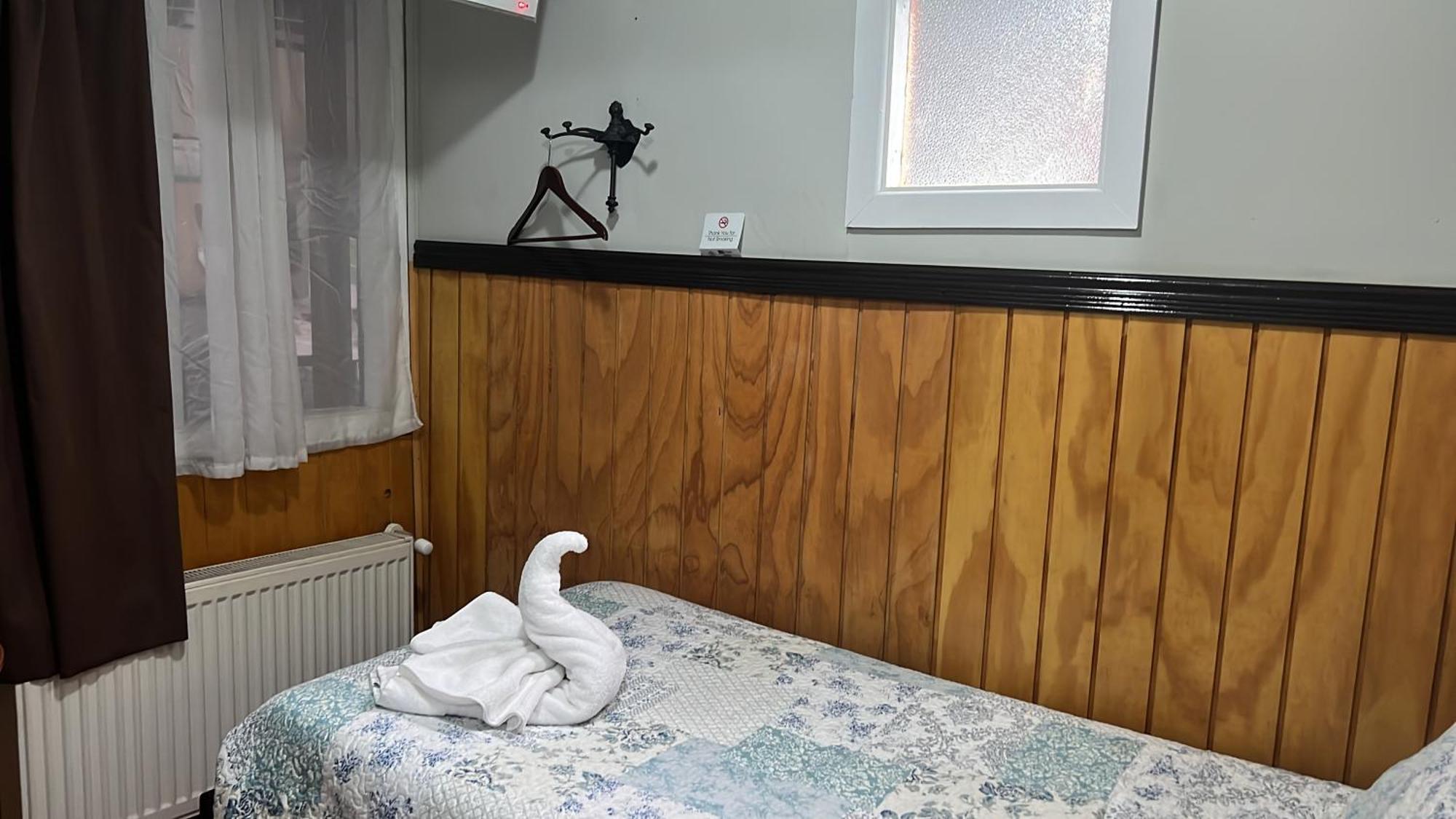 Hostal Victoria Punta Arenas Exterior photo